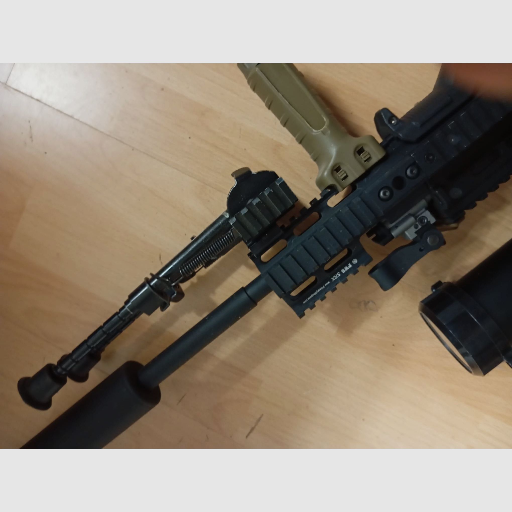 Airsoft Scar MK17 GBB jako DMR