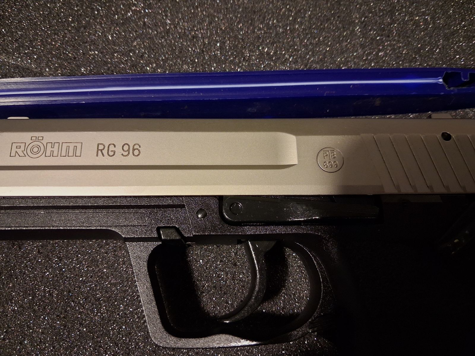 Röhm RG 96 Nickel mit 2 Magazinen, Holster, Reinigungsset und 50 Schuss Munition , Bild 6 von 14