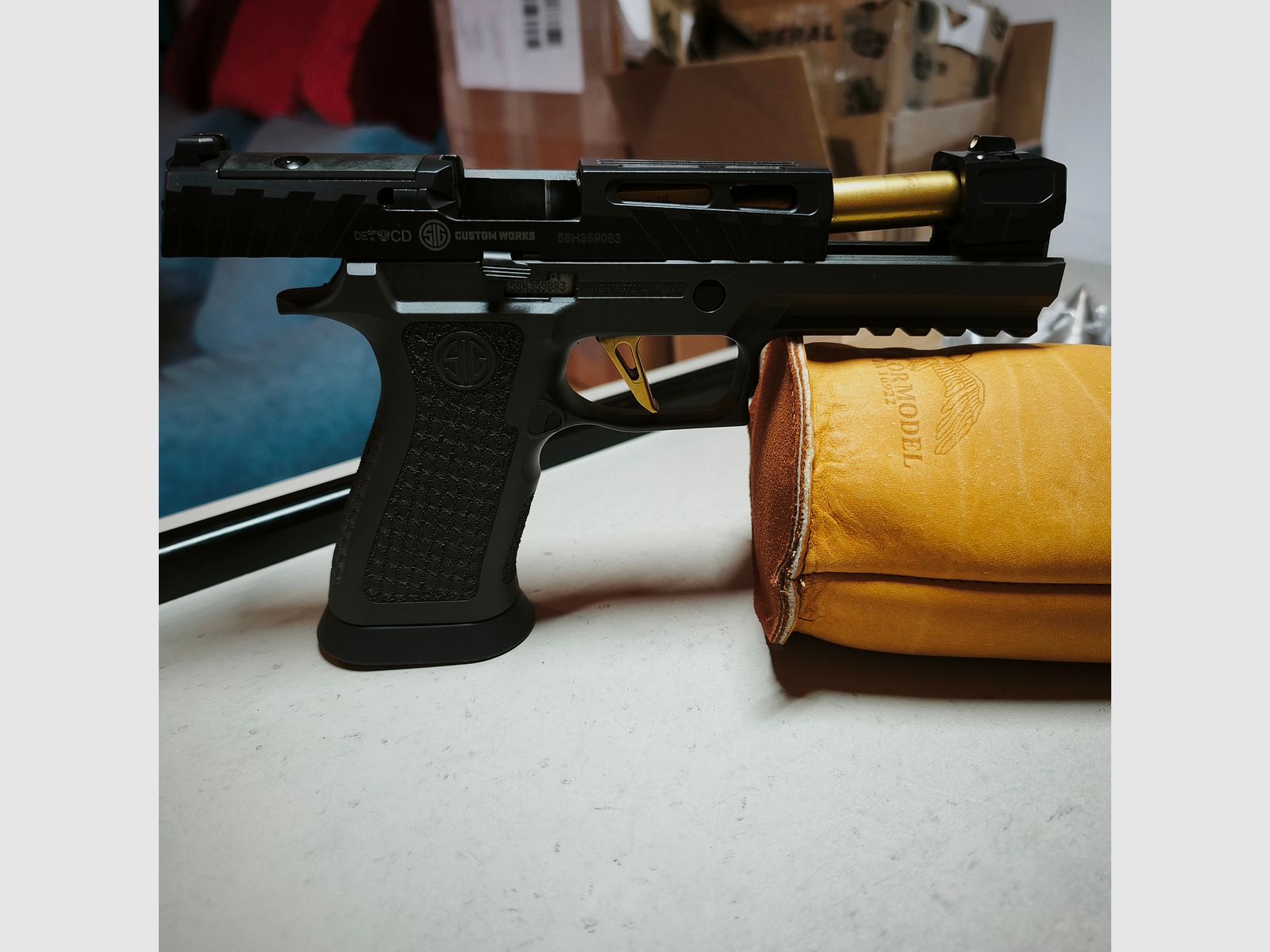 Sig Sauer P320 Spectre COMP pistool met rode stip Romeo