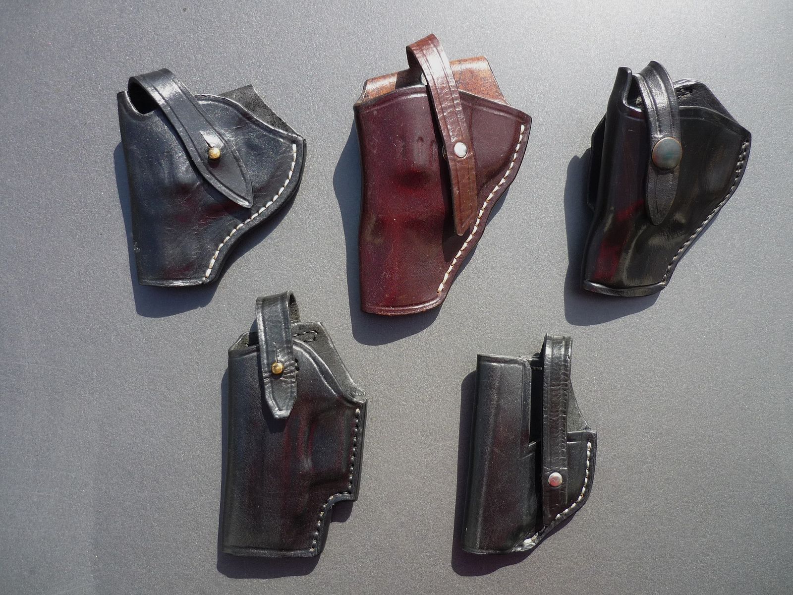 HKDesign Holster  Art. Nr.  002 : kleine Einfachholster mit Sicherheitsriemen   -  für:  diverse Waffen, siehe weitere Fotos u.A. S&W 60 -  für Linkshänder