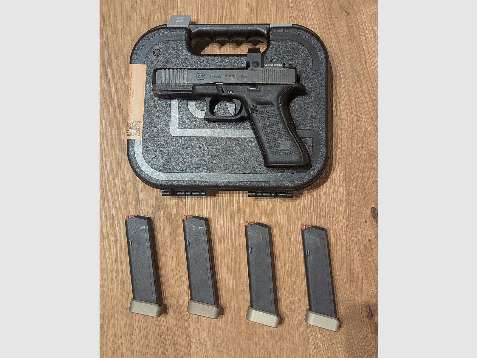 Glock 17 Gen 5 MOS + 4 Magazine + Holster