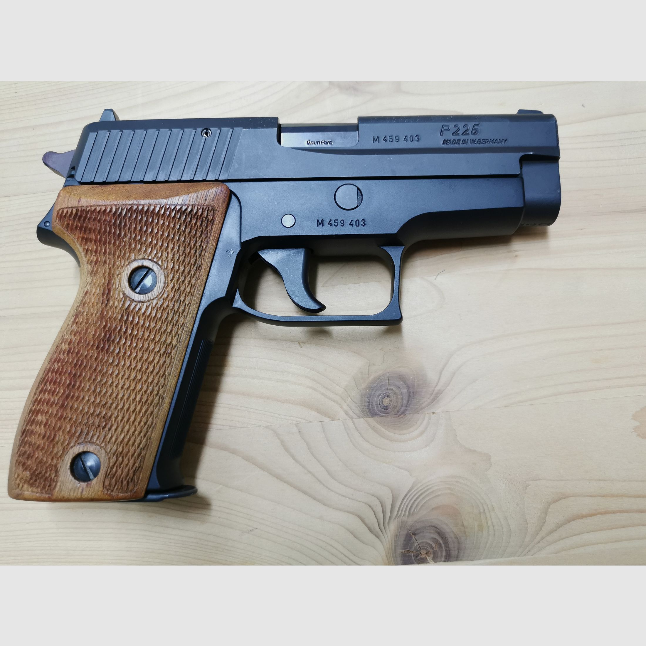 Pistola SIG SAUER P225 9mm