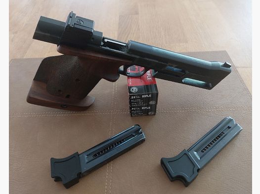 Hämmerli 215 - .22 lfb - sports pistol with 2 magazines