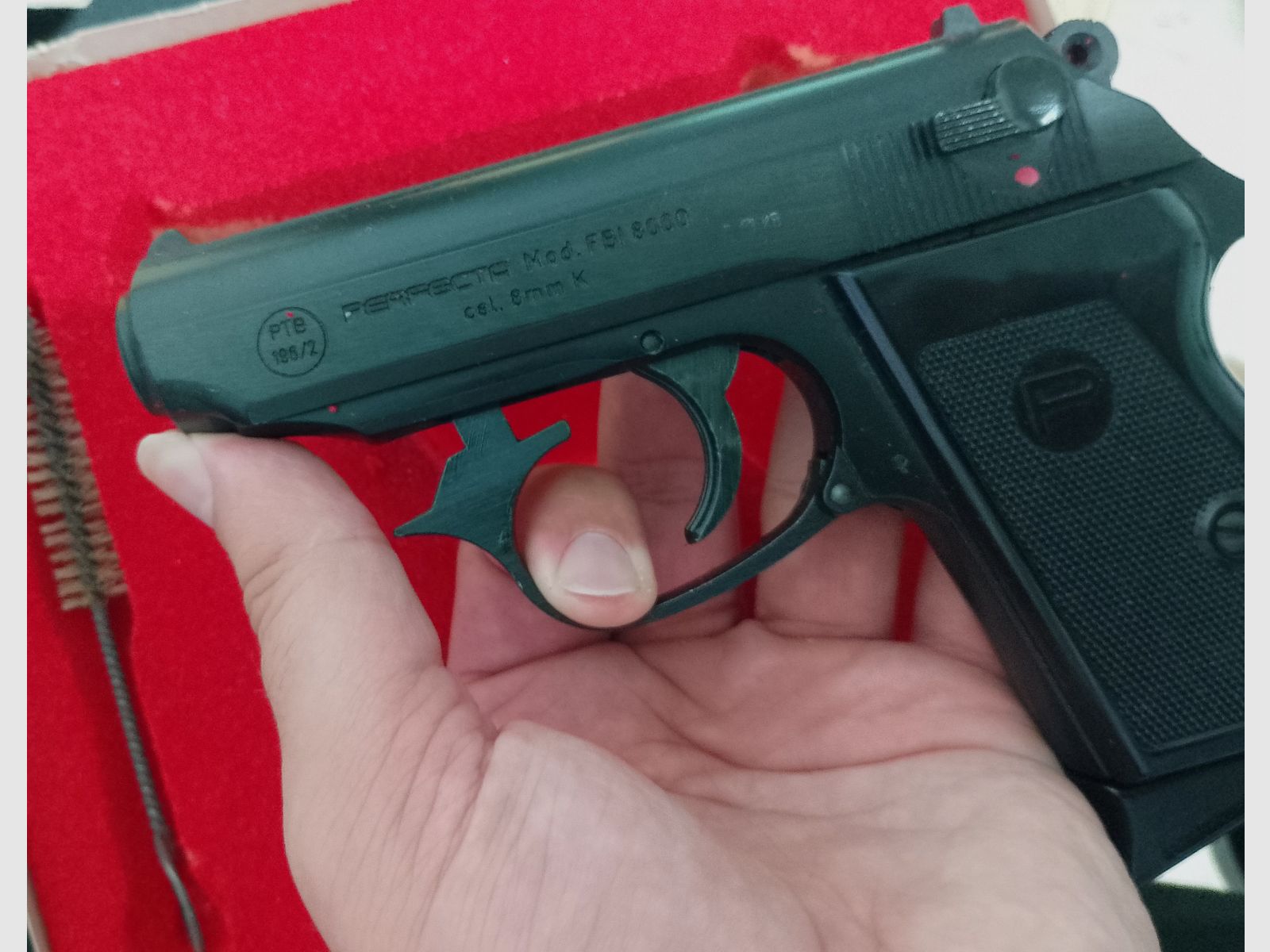 Perfecta Mod. FBI 8000 Cal. 8mm blank in PTB 196/2 in original packaging!