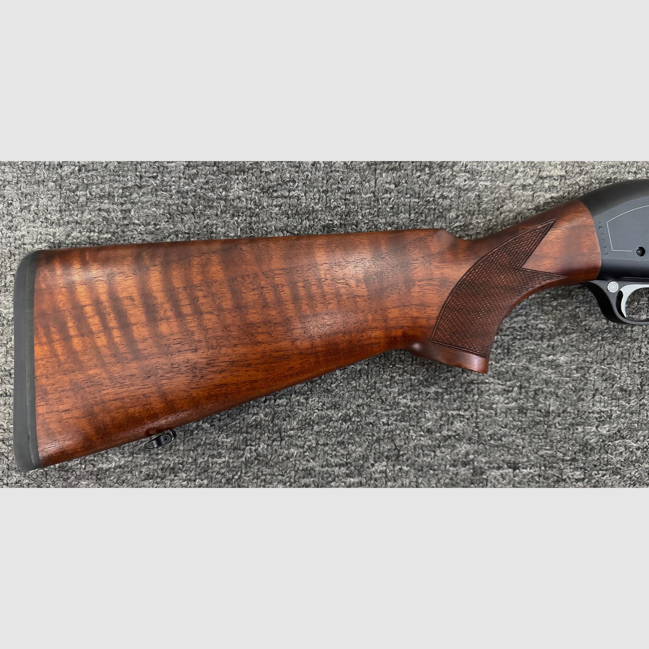 Escopeta semiautomática Gladius Mach 3 calibre 12/76