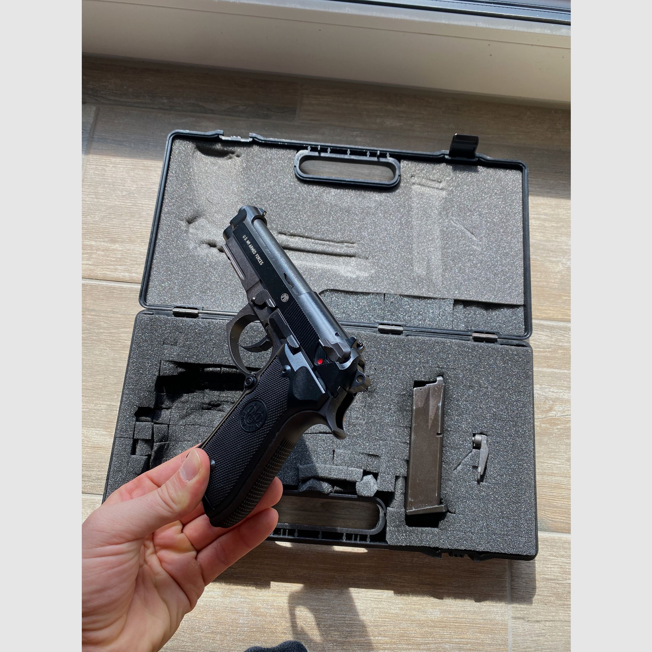 Beretta US M9A1 Softair Vollmetall GBB 6mm BB schwarz