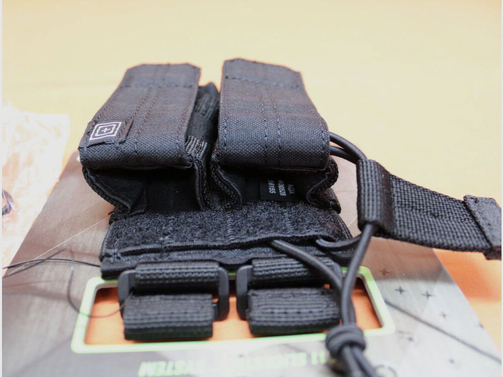 5.11 5.11 Double Pistol Bungee/Cover (56155) 019 Black magazine pouch for 2 pistol magazines