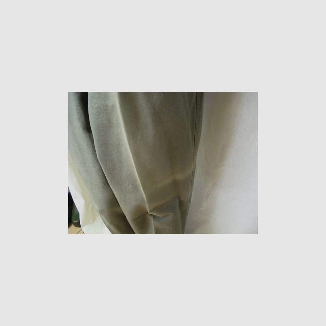 Dżinsy z błędami kolorystycznymi -