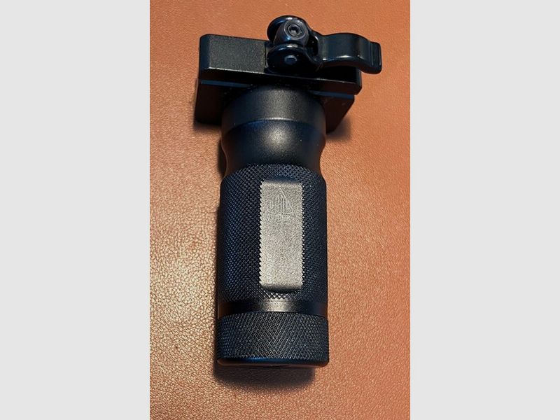AR15 / Picatinny / UTG taktischer Griff für Vorderschaft