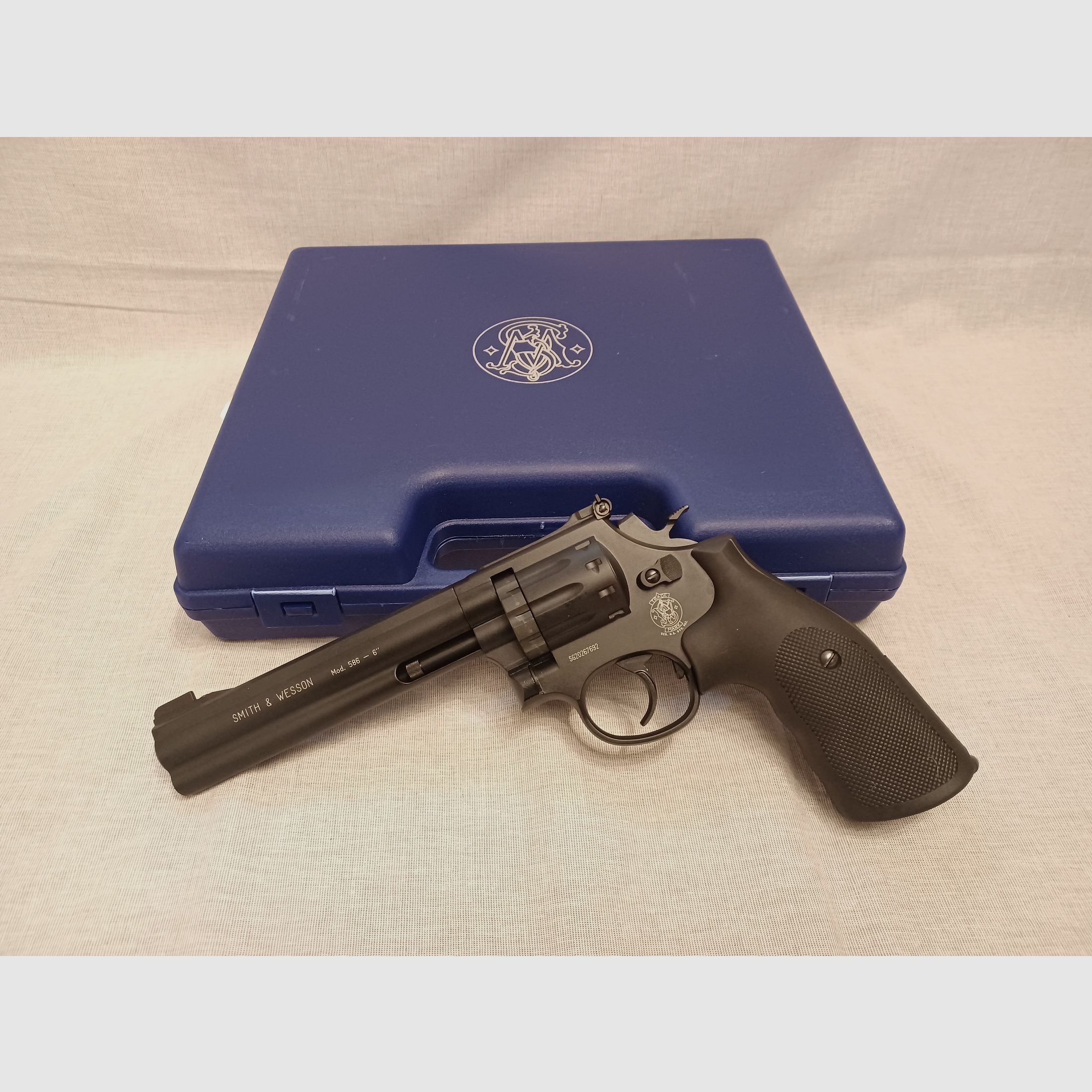 Smith & Wesson 586 - 6" / black / 4,5 mm Diabolo / CO2 / Revolver / OVP (103)