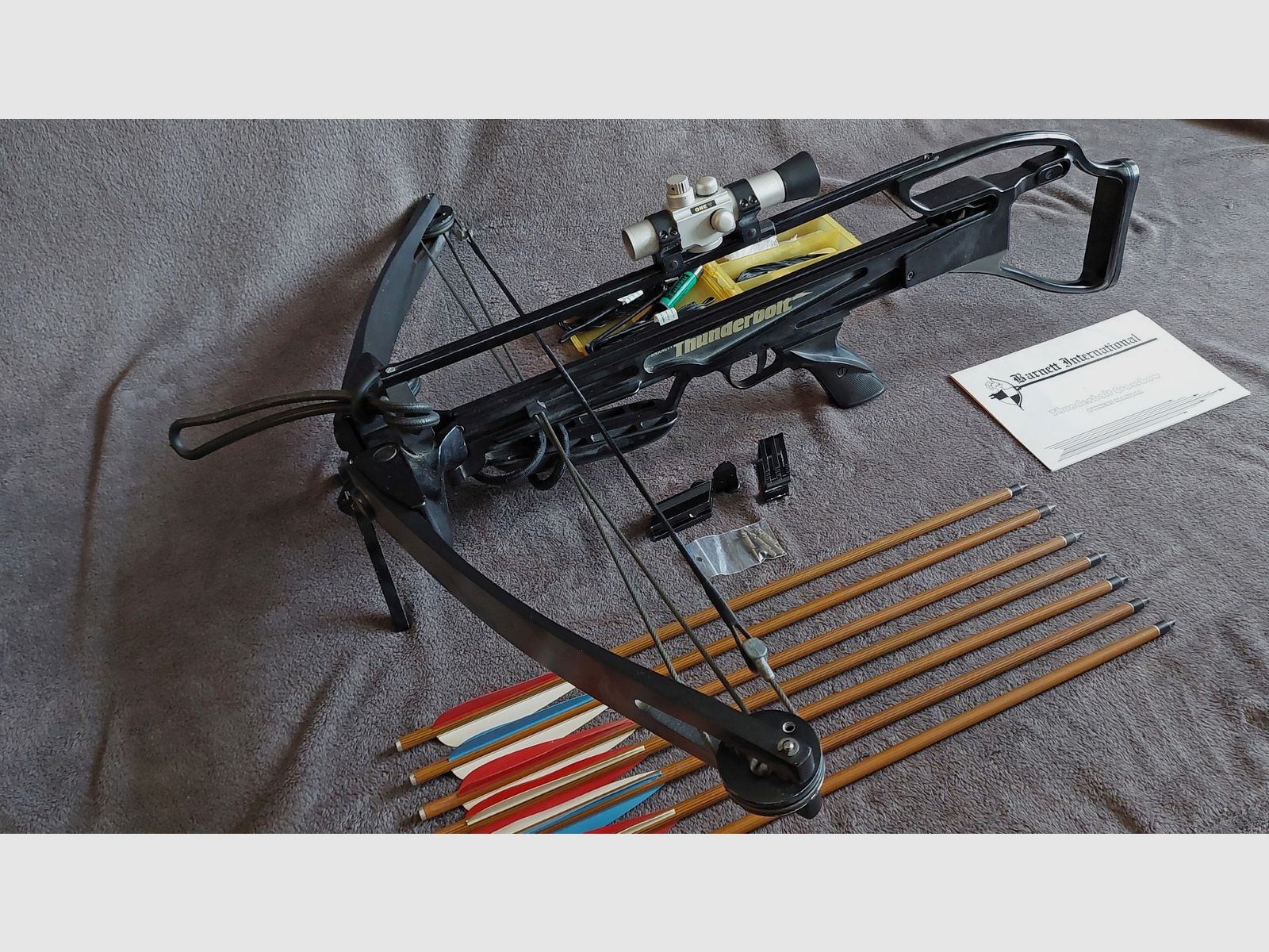 Schwere Armbrust Barnett Thunderbolt mit 18 originalen Pfeilen, (ohne Zielfernrohr/Rotpunkt/Laservisier)