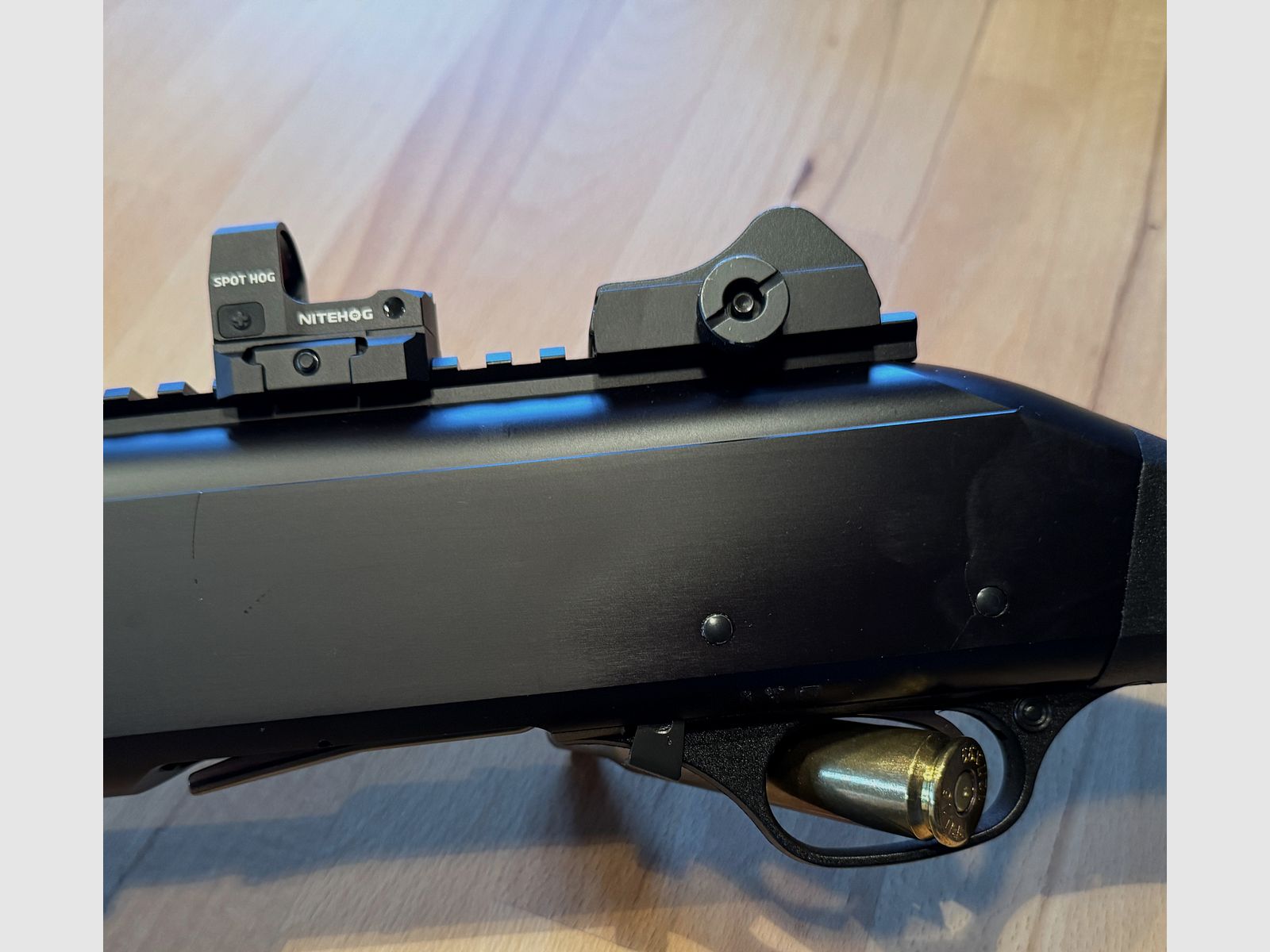 Fabarm / SDASS tactical-12/76, mit Leuchtpunktvisier. Gebraucht