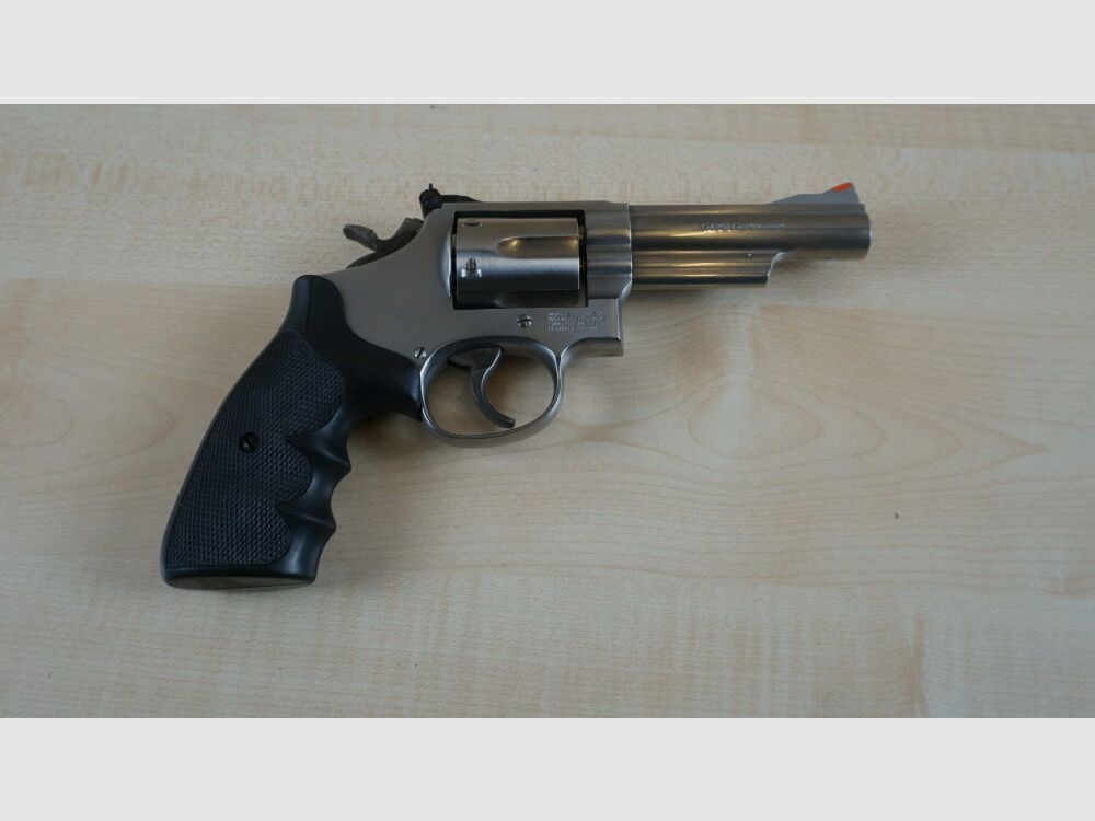 Smith & Wesson 66-4
