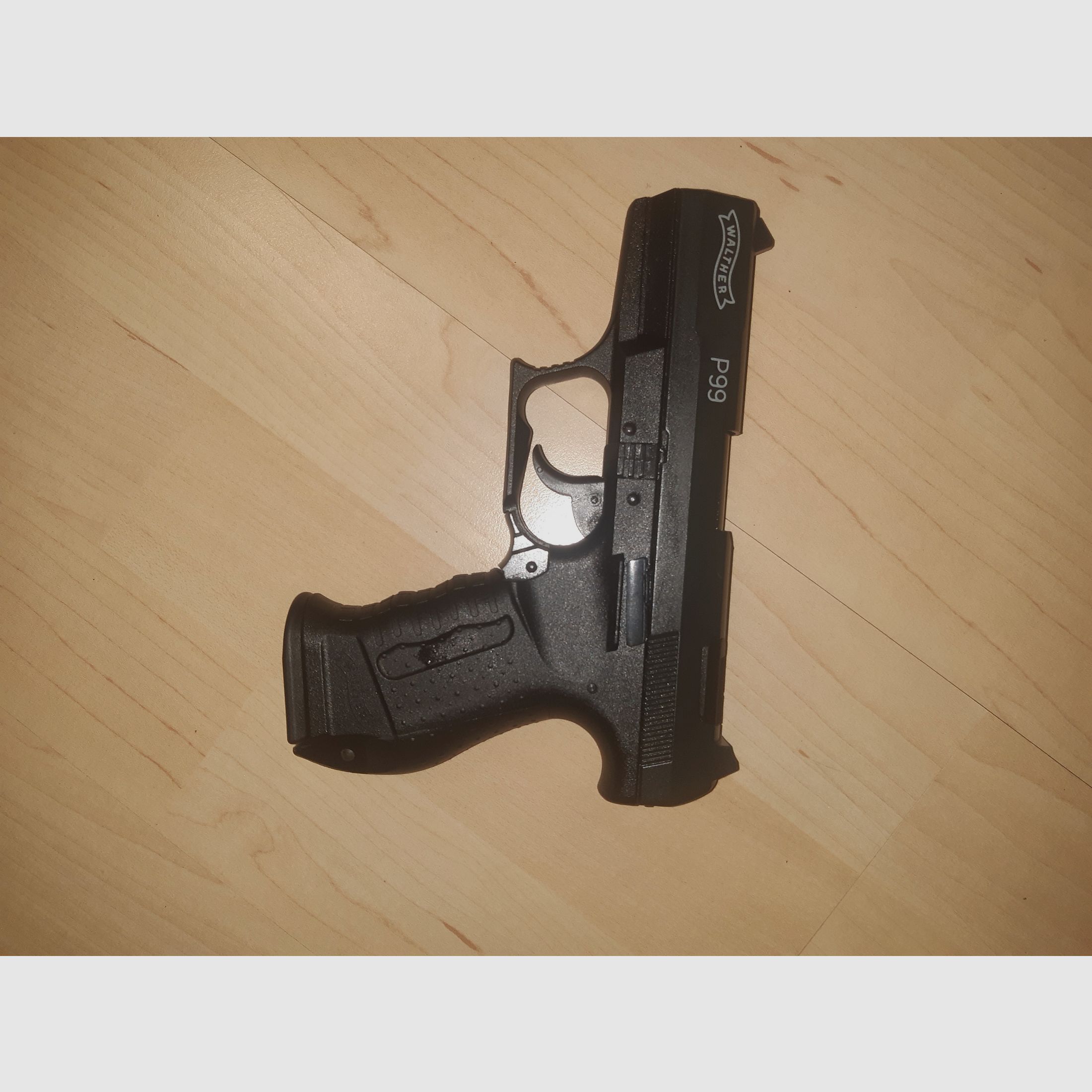 Walther P99 blank gun with holster like new*