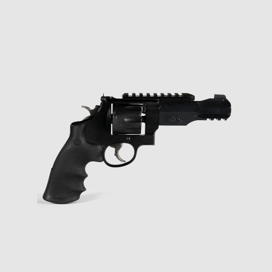 Smith & Wesson M&P R8, canna da 5"
