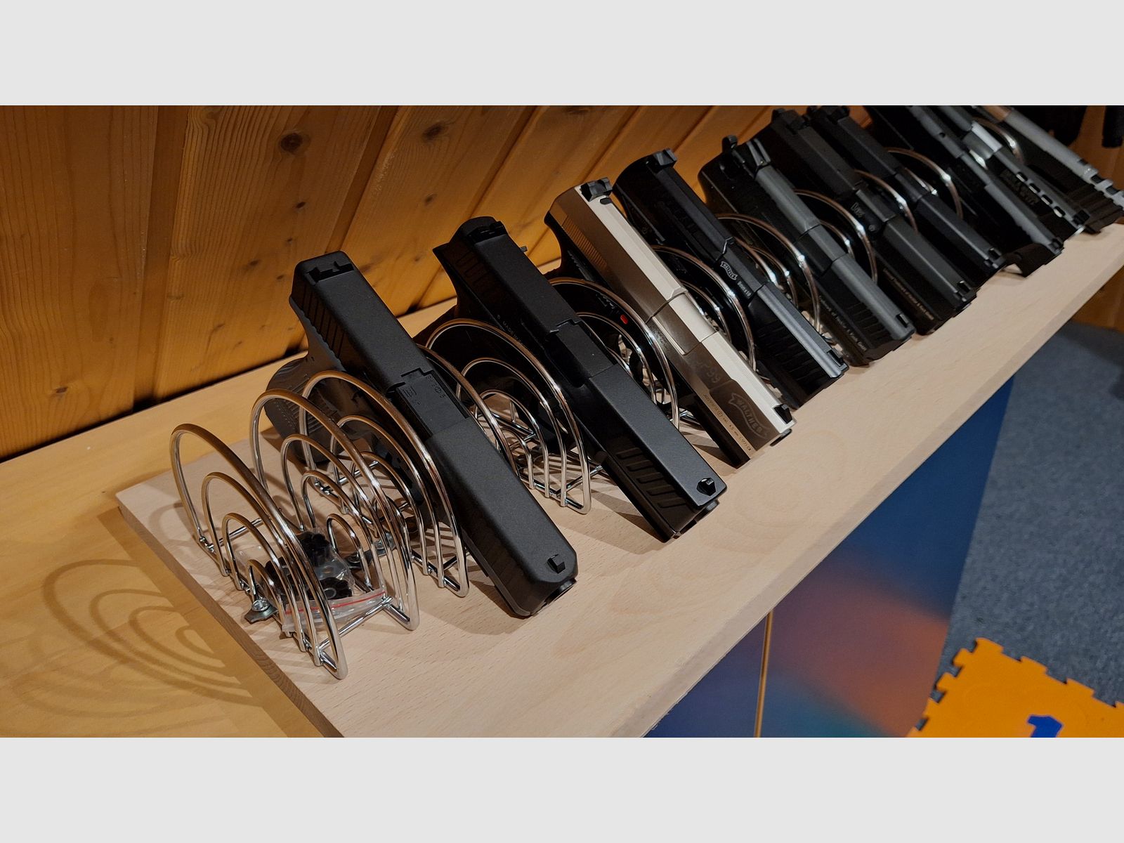 Pistolen Rack/Halter/Ständer/Regal für bis zu 11 Pistolen