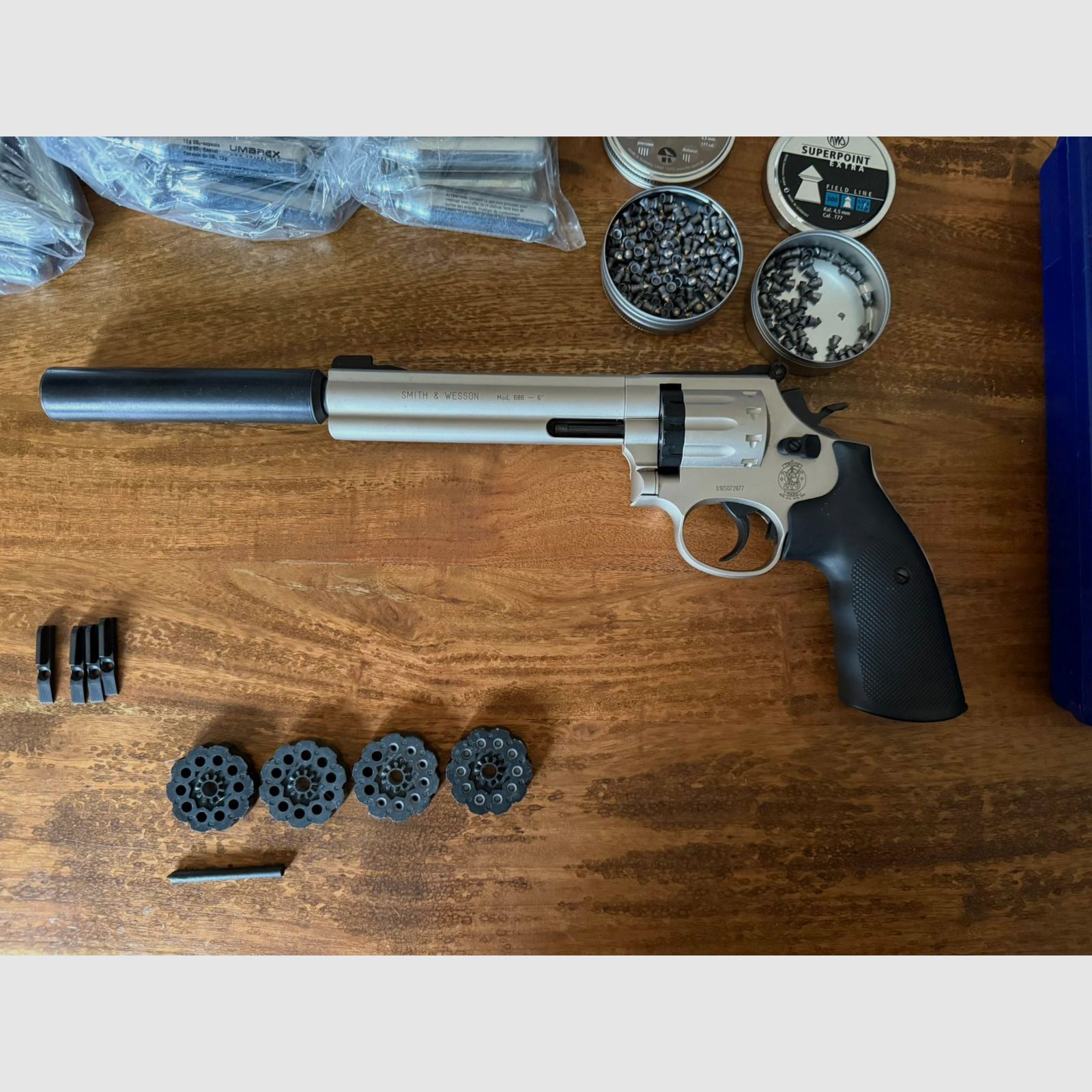 Revolver Co2 UMAREX Smith & Wesson 686 - 6 pollici Nickel 4,5 mm Diabolo
