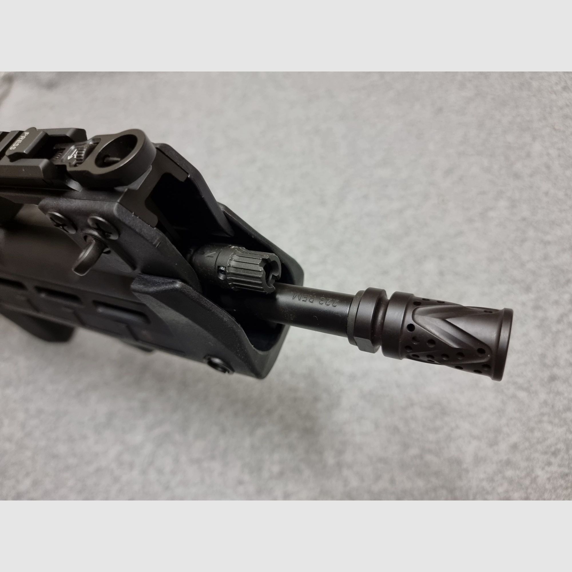 Springfield Hellion (HS VHS-2) - .223 Remington - mit einzigartigem Zubehör - optional B&T Rotex Schalldämpfer 
