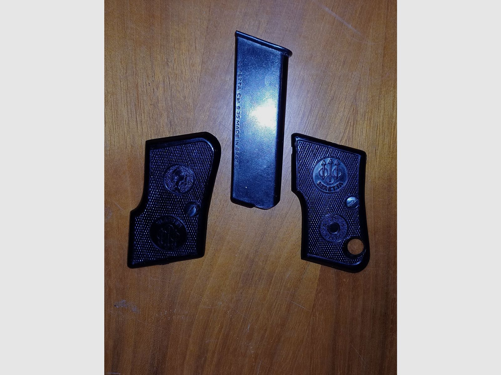 Beretta 950 B cargador y empuñaduras 6,35 mm Browning