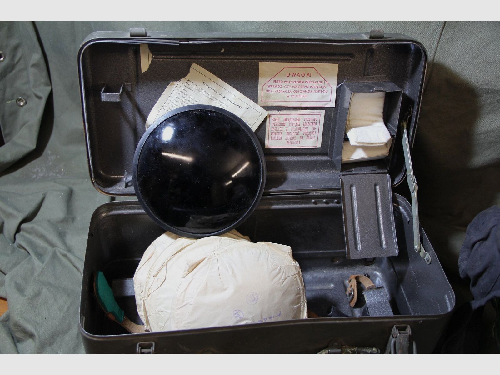 PNW 57, casque de tank avec dispositif de vision nocturne, NVA / Pologne / URSS