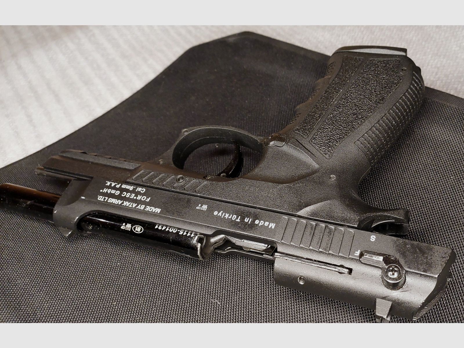 Zoraki 918 9mm P.A.K. schwarz - alte (PTB 965) mit neuem Cordura Holster