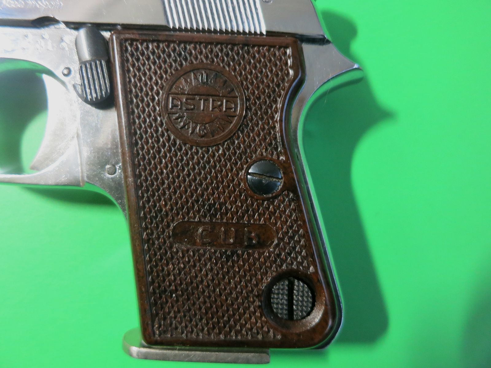 Astra-Unceta Y, CUB, Kal. 6,35 mm Browning, Nickel Sonderserie   #56