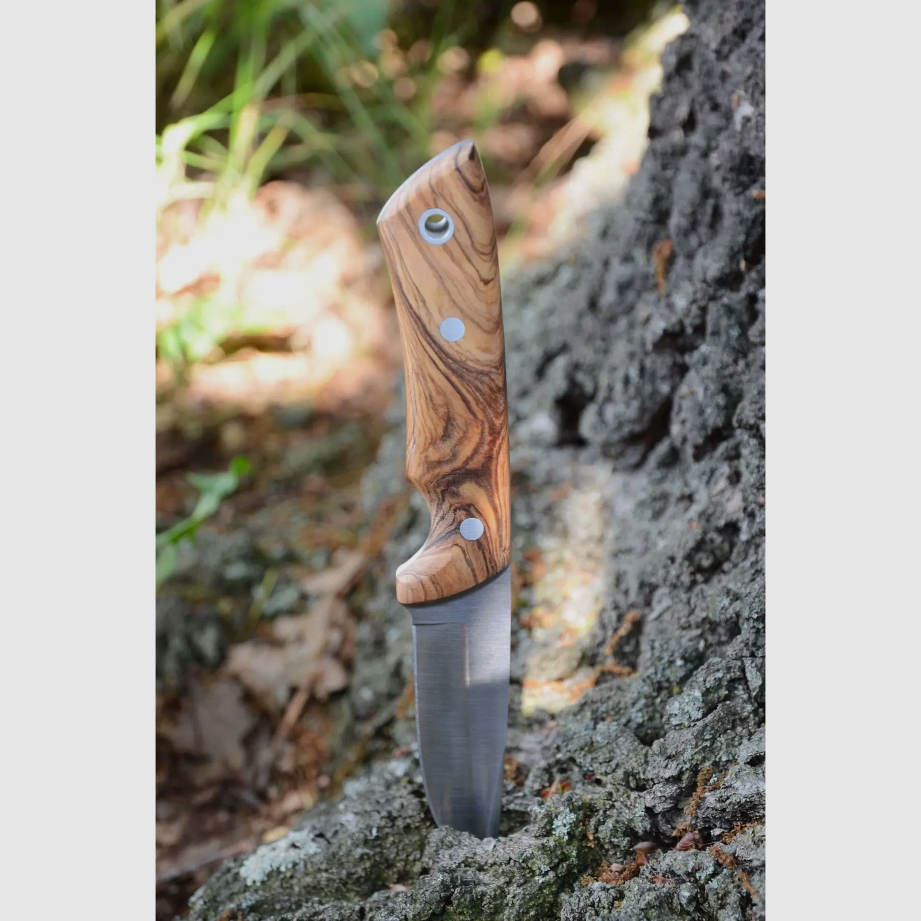 Horrido cuchillo de caza Lobo