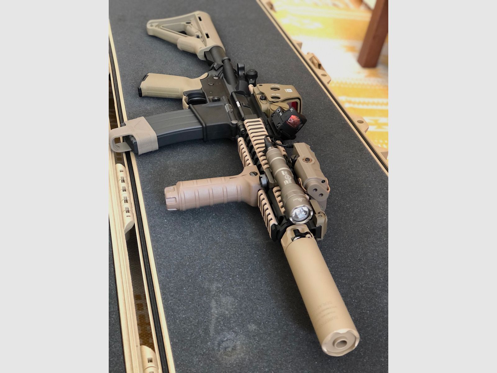 Tokyo Marui MK 18gbb und MK16 URGI AEG, Glock 19X