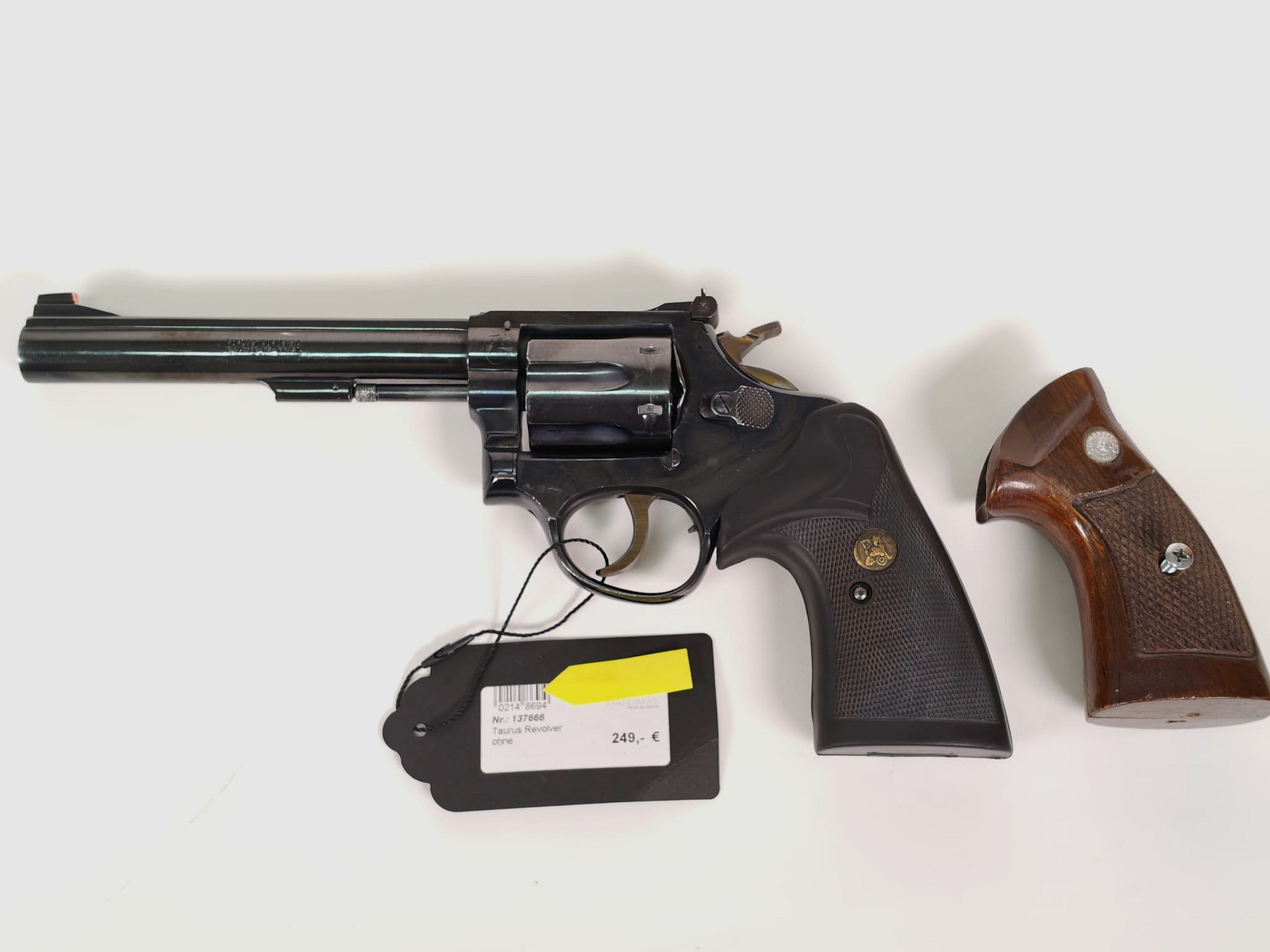 Taurus Revolver .22lr mit Wechselgriffen