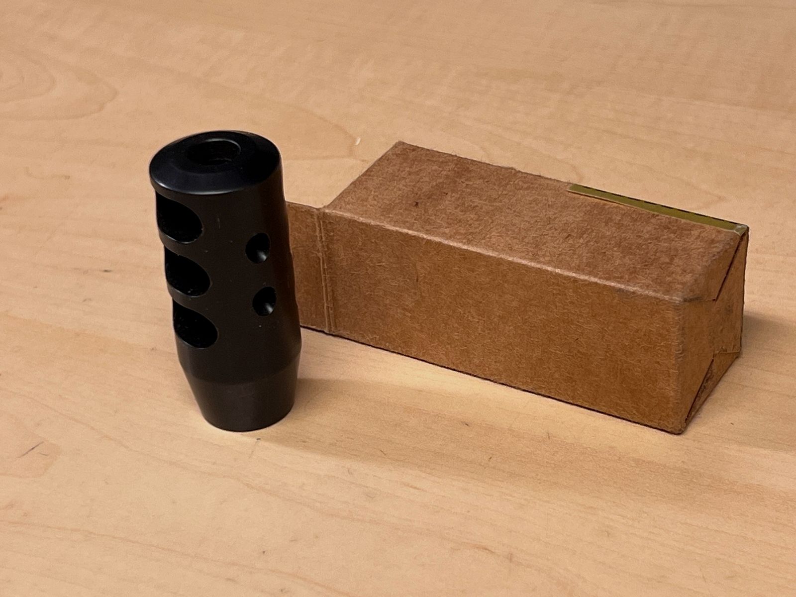 Hamulec wylotowy do Airsoft z gwintem M14 negatywnym wersja metalowa czarna