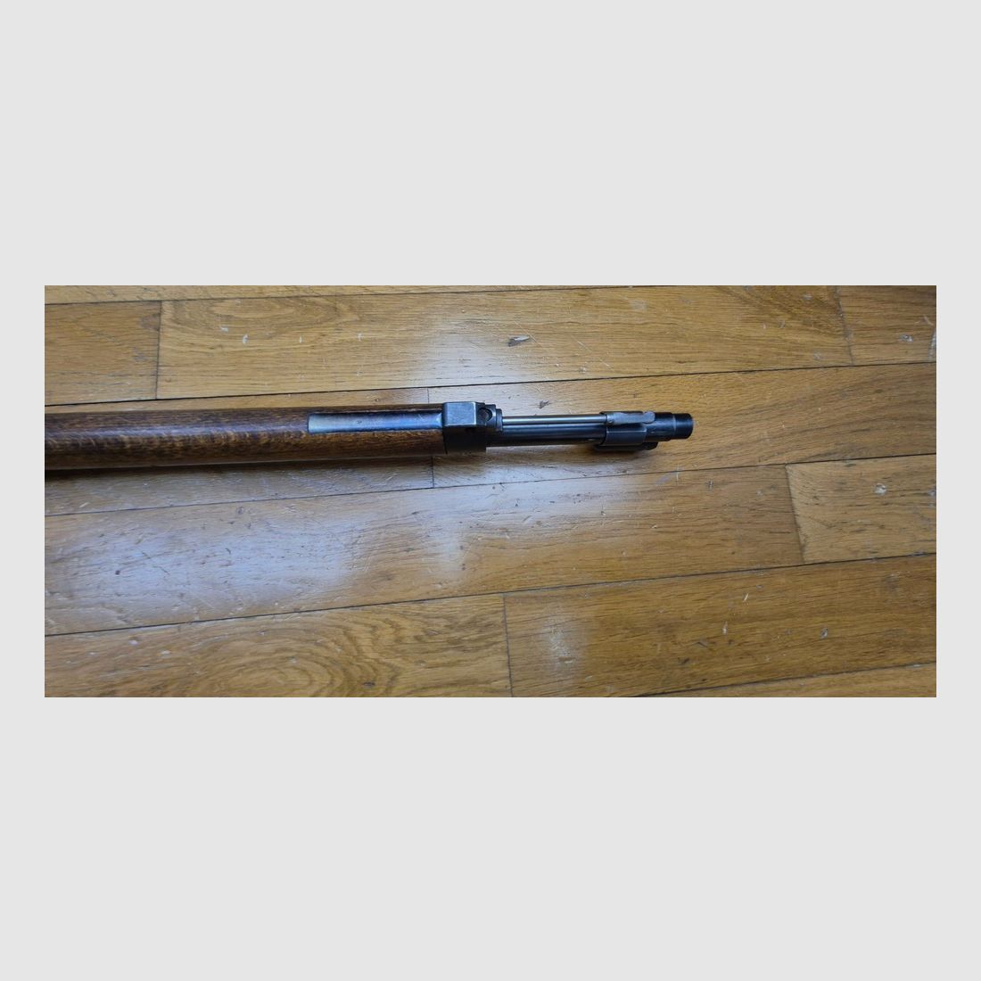 Très beau fusil de compétition Mauser suédois M96 – Fabrication Carl Gustav de 1919 – Cal. d&rsquo;origine 6.5×55 Suédois – Magasin limité à un coup – Famille Mauser 1893 – Hausse de précision – Mécanique suédoise – Bronzage 97% – Canon superbe – Arme de concours – Catégorie D – TBE+, image 17 sur 37