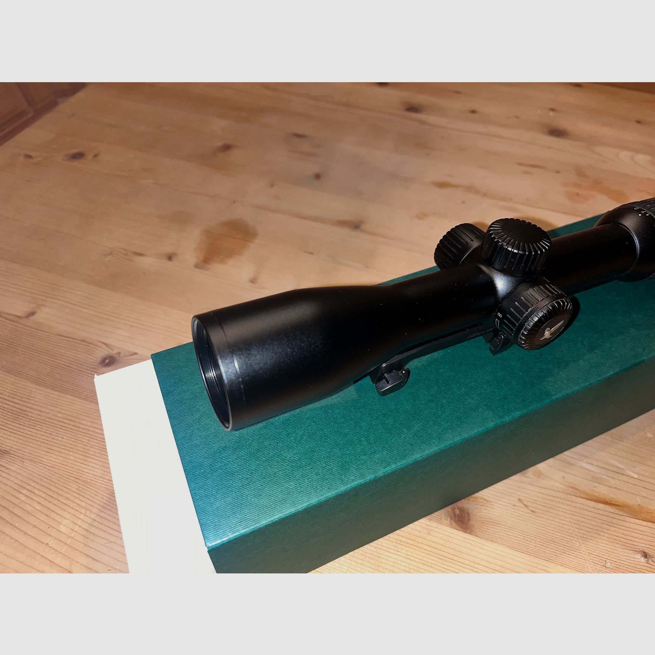 Swarovski Z8i 1.7-13.3x42 avec rail SR et réticule 4Ai