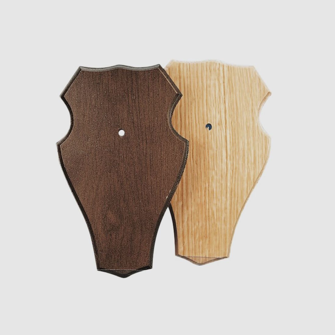 Coat of arms shields for roe deer trophies made of oak wood