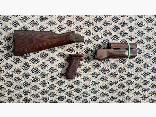 Komplettes Holz Laminat Festschaft Set inkl. Bakelit Griff, Schaft und Handschutz /  AKM und AK74