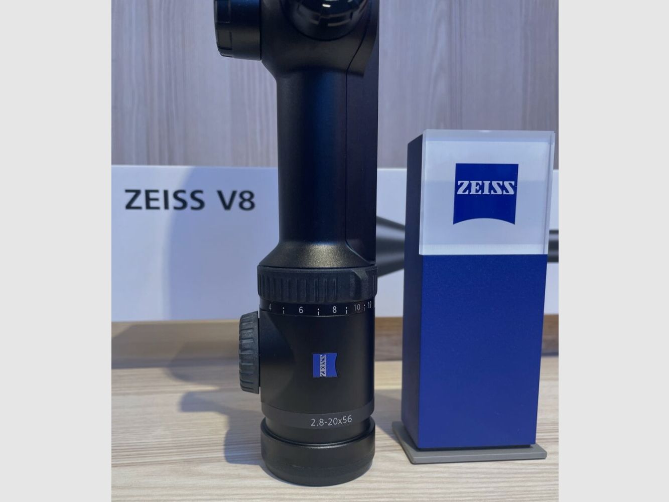 ZEISS V8 2.8-20x56 M (with rail) A60