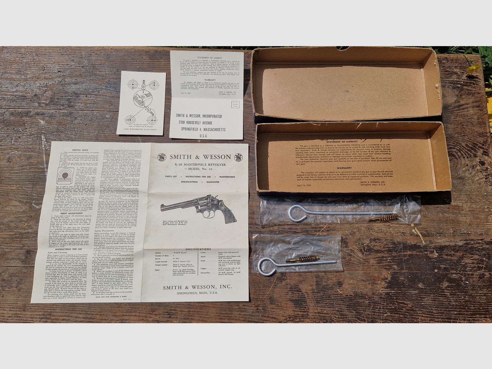 1955 VTG SMITH & WESSON MOD 14 MOD 17 ALTER KARTON SCHACHTEL MIT EXPLOSIONSZEICHNUNG UND ZUBEHÖR