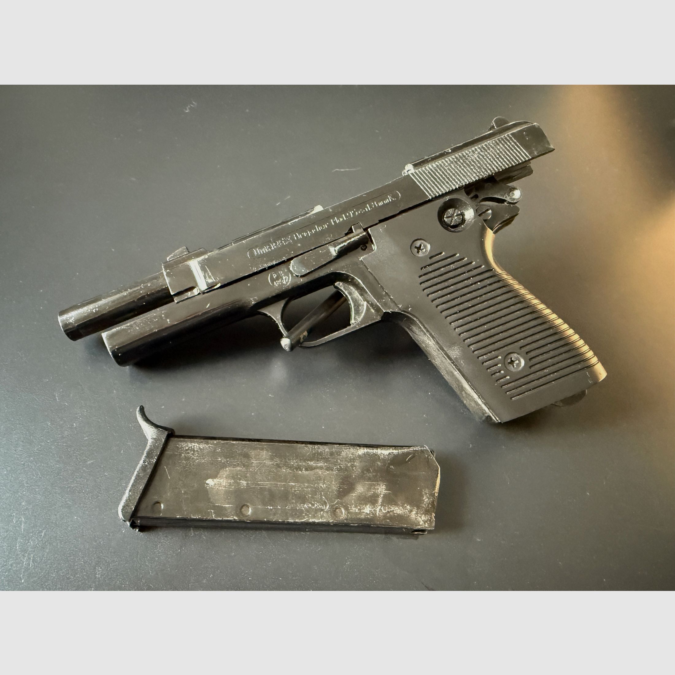 UMAREX Brigadier Cal. 8 Knall/blanc Schreckschusspistole