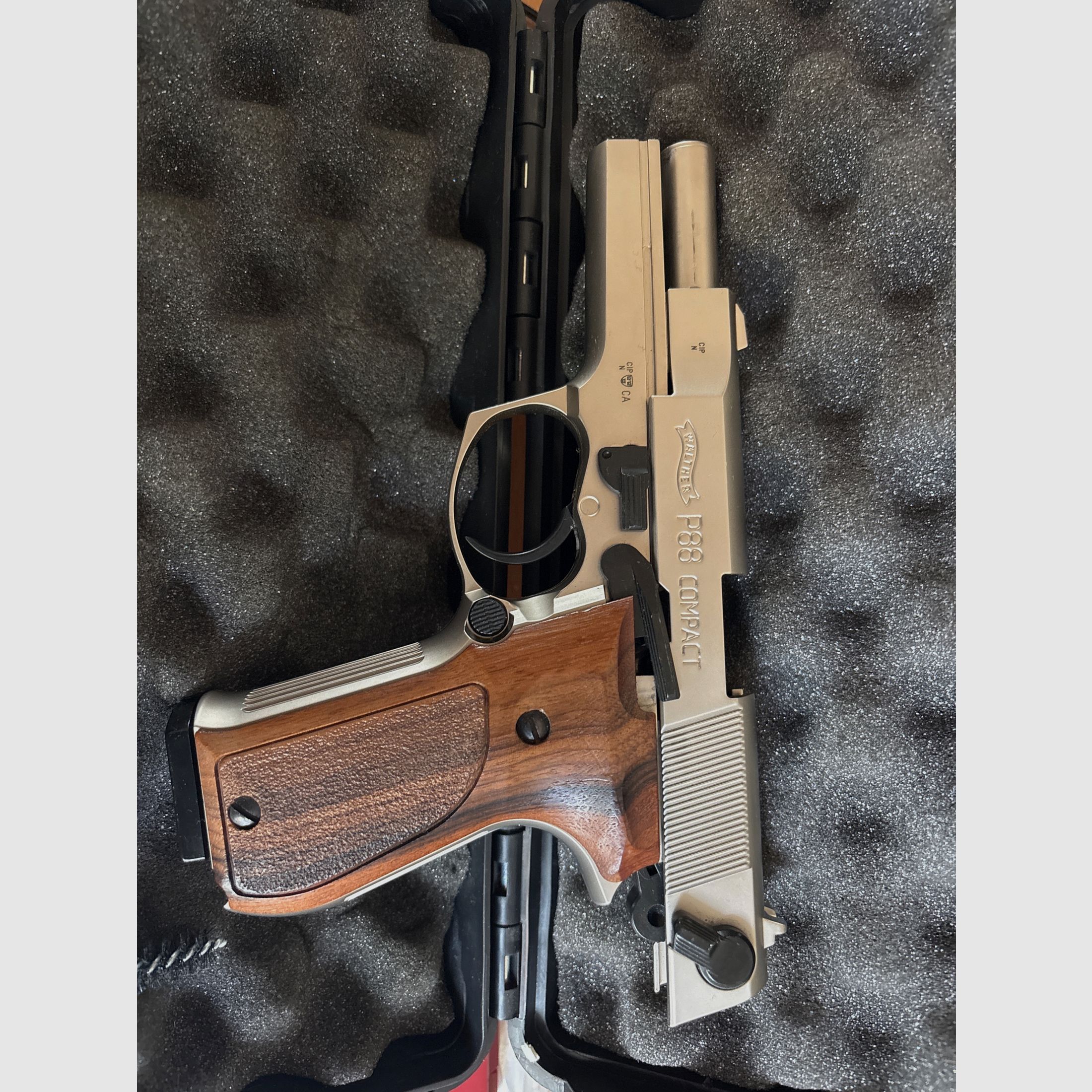 blank-firing pistol, image 6 sur 7