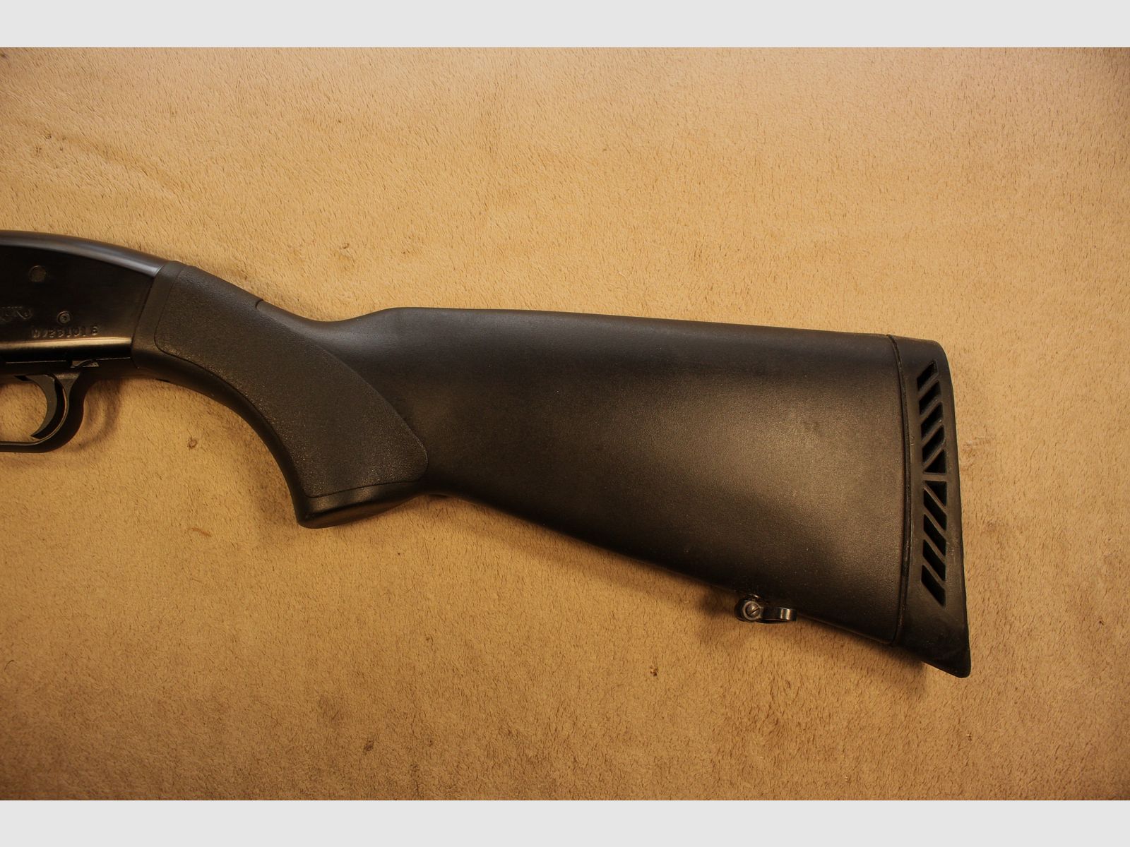 Mossberg Maverick mit 26 Zoll Lauf.