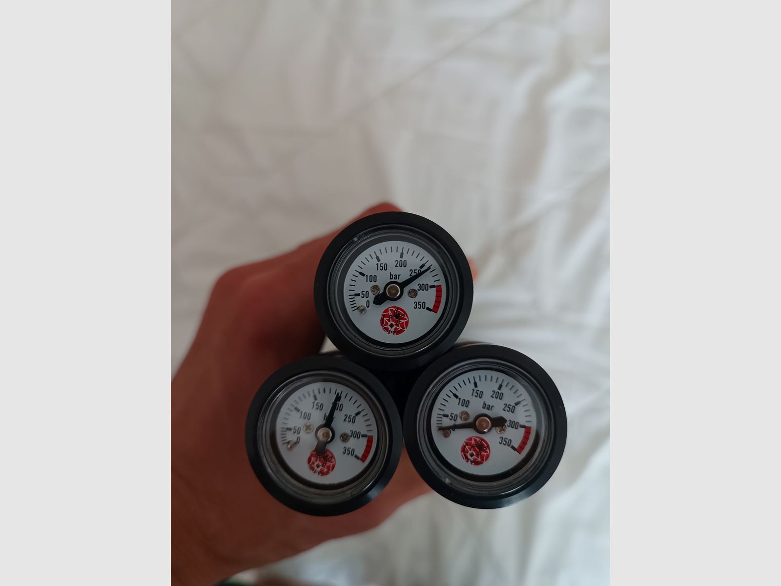 Absolutes Unikat: Walther Dominator Holzschaft 6,35mm (.25) – Kaum geschossen (ca. 150 Schuss)! + Alu-gefräste Laufbrille, 3x Custom Quickfill-Kartuschen & 4 Magazine