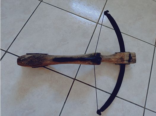 Armbrust antik historisch Erbstück 