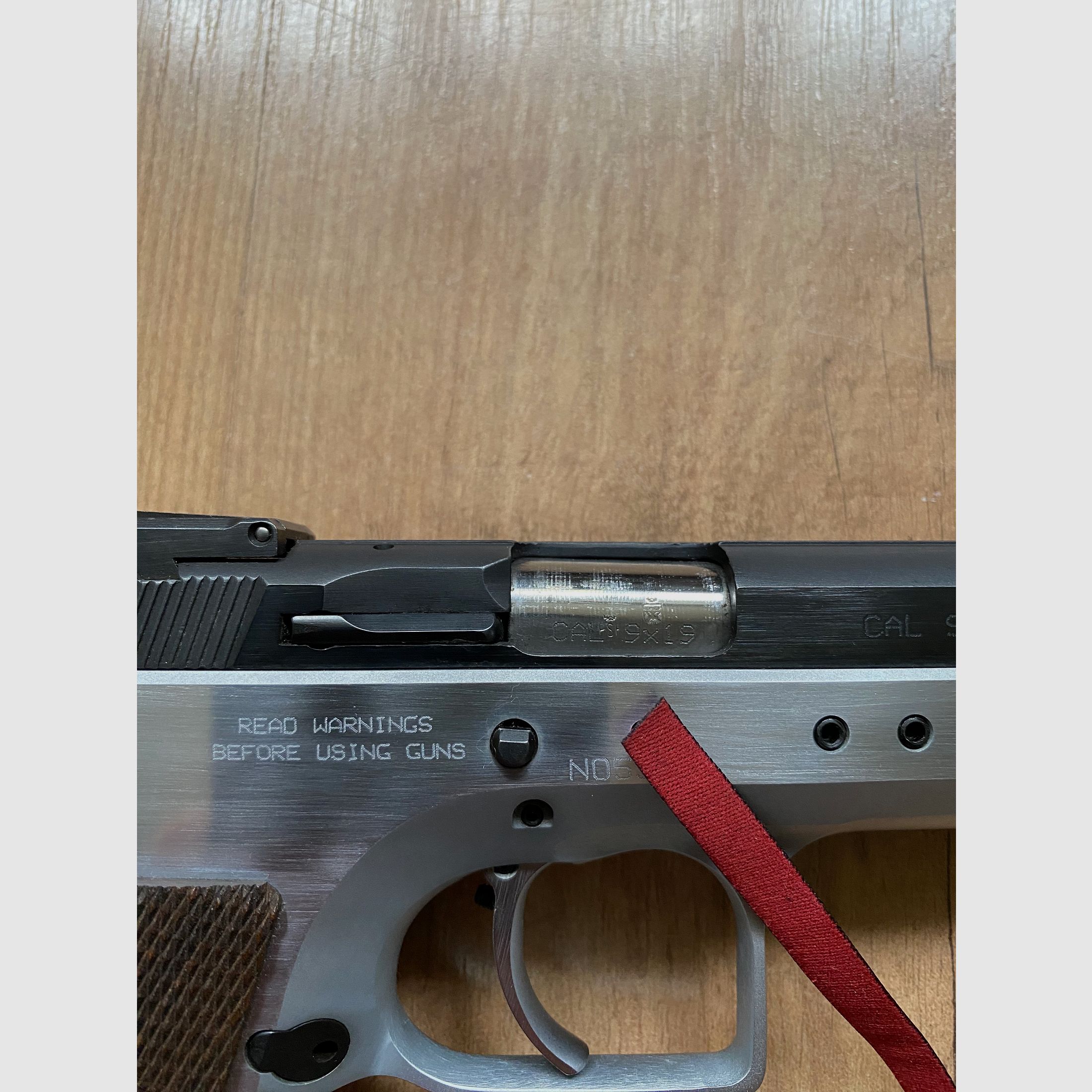 Verkaufe Tanfoglio Limited 9 mm Luger mit Wechselsystem .22 lfb inkl. Munition und Schiene für Zielfernrohr
