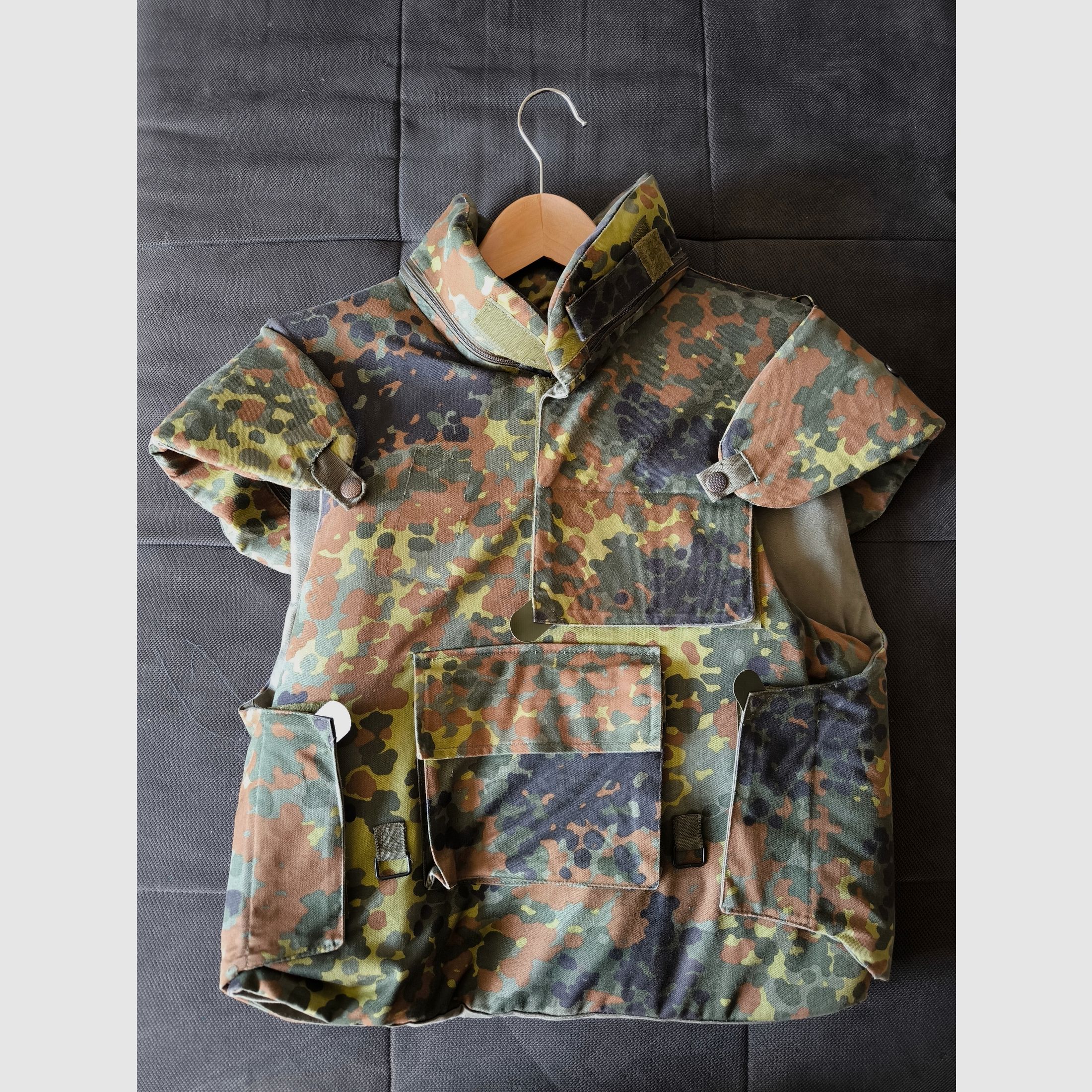 Splitterschutzweste der Bundeswehr BW flecktarn mit Einsätzen Splitterschutz SK Weste 