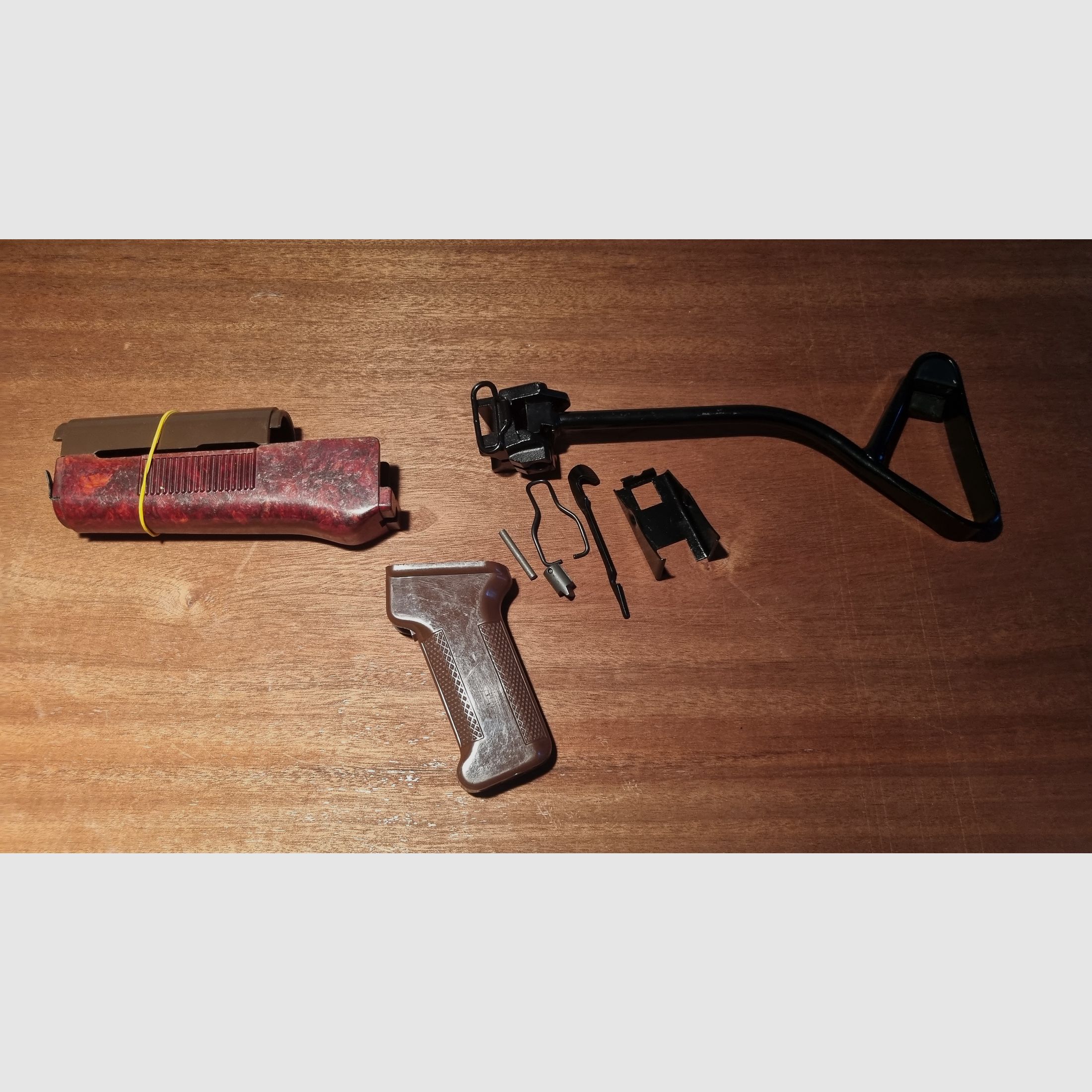 Completamento del calcio con gancio di filo per SUHL MPI KMS-72 & MPI AKS-74 in condizioni eccellenti! DDR / NVA / AK-Kalashnikov / Unione Sovietica / URSS