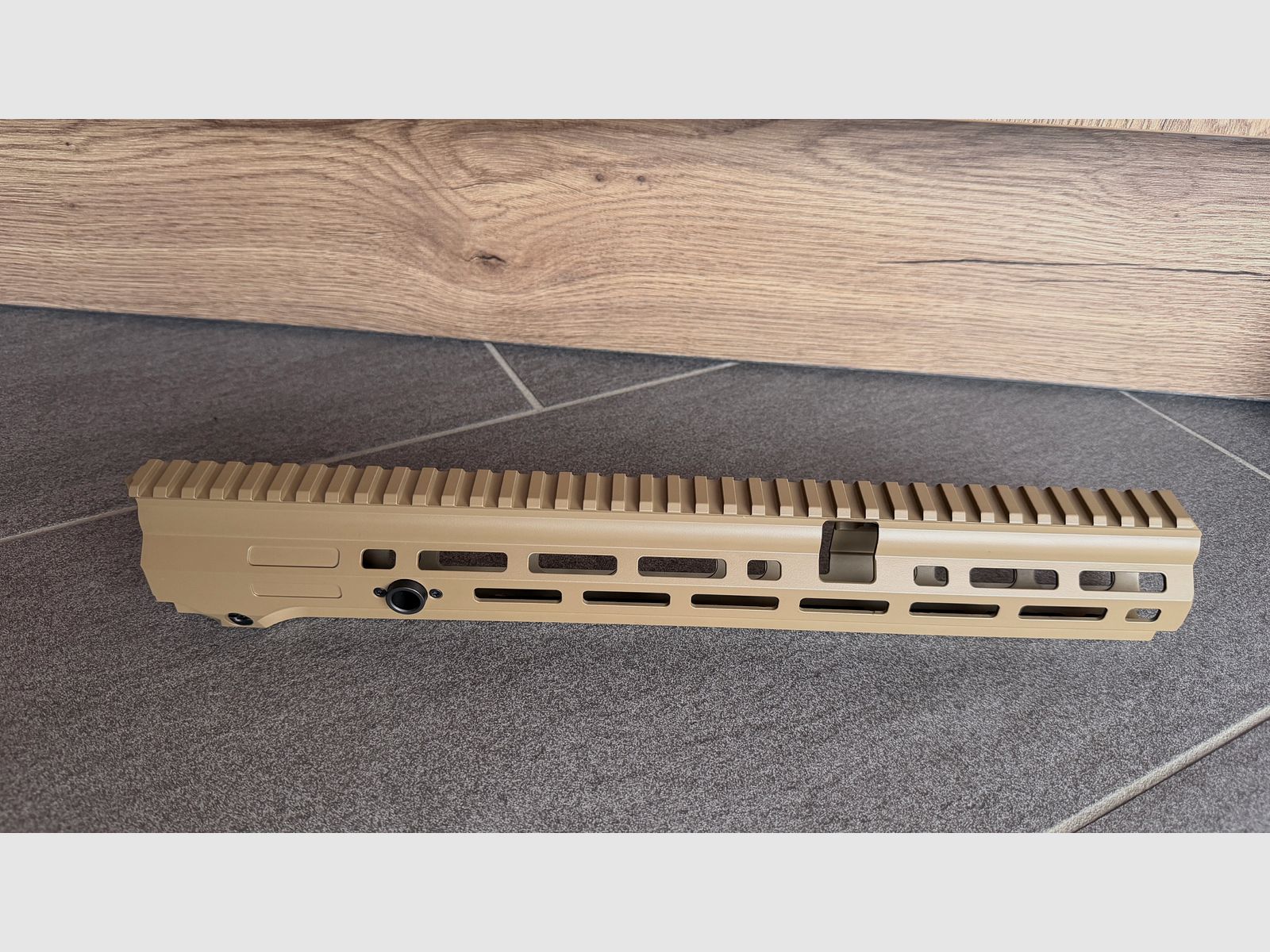 B&T M-LOK protezione per le mani per HK MR223 COYOTE TAN Cerakote lunga (per MR223 in 16,5")