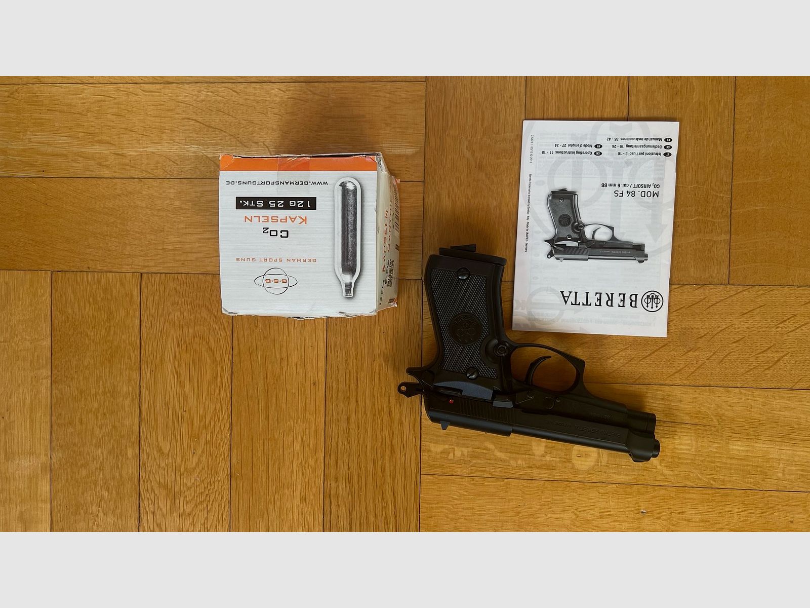 Beretta C02 Airsoft Pistol Mod. 84 FS