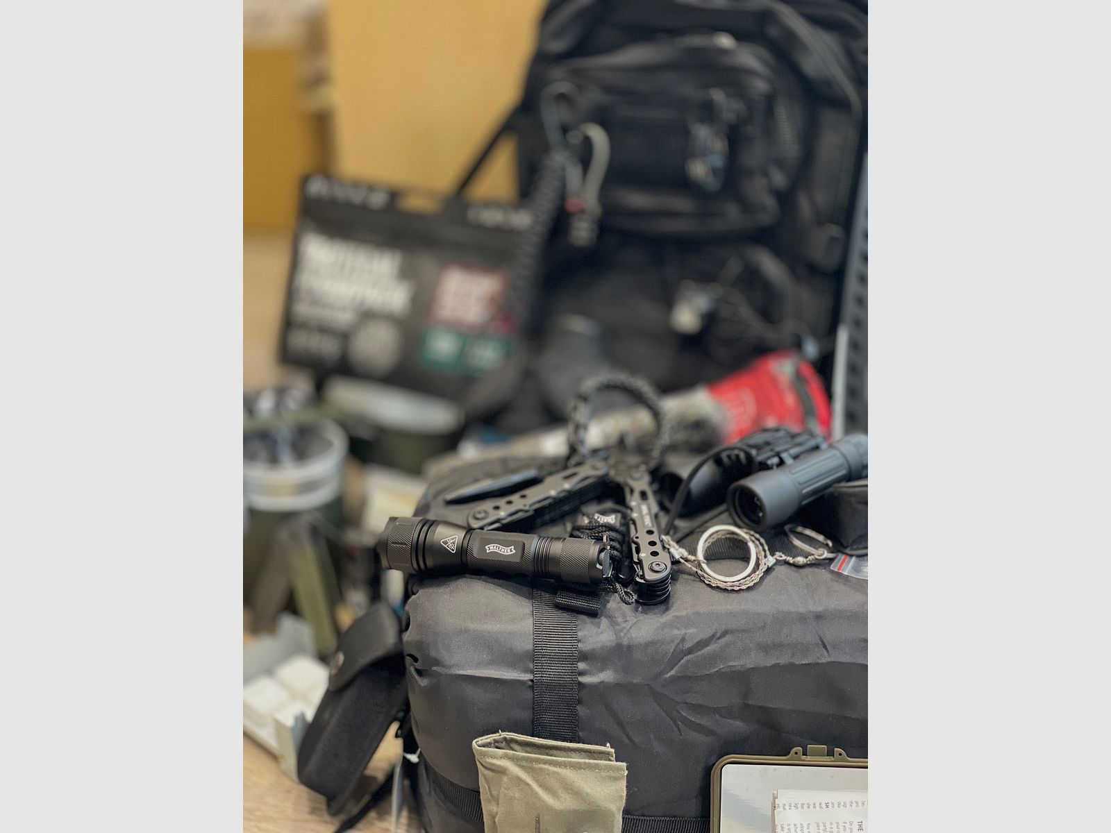 EDC/SURVIVAL-KIT "ULTIMATE" - PACK COMPLET AVEC PLUS DE 100 PIÈCES - BOB/INCH/SHTF, image 5 sur 7