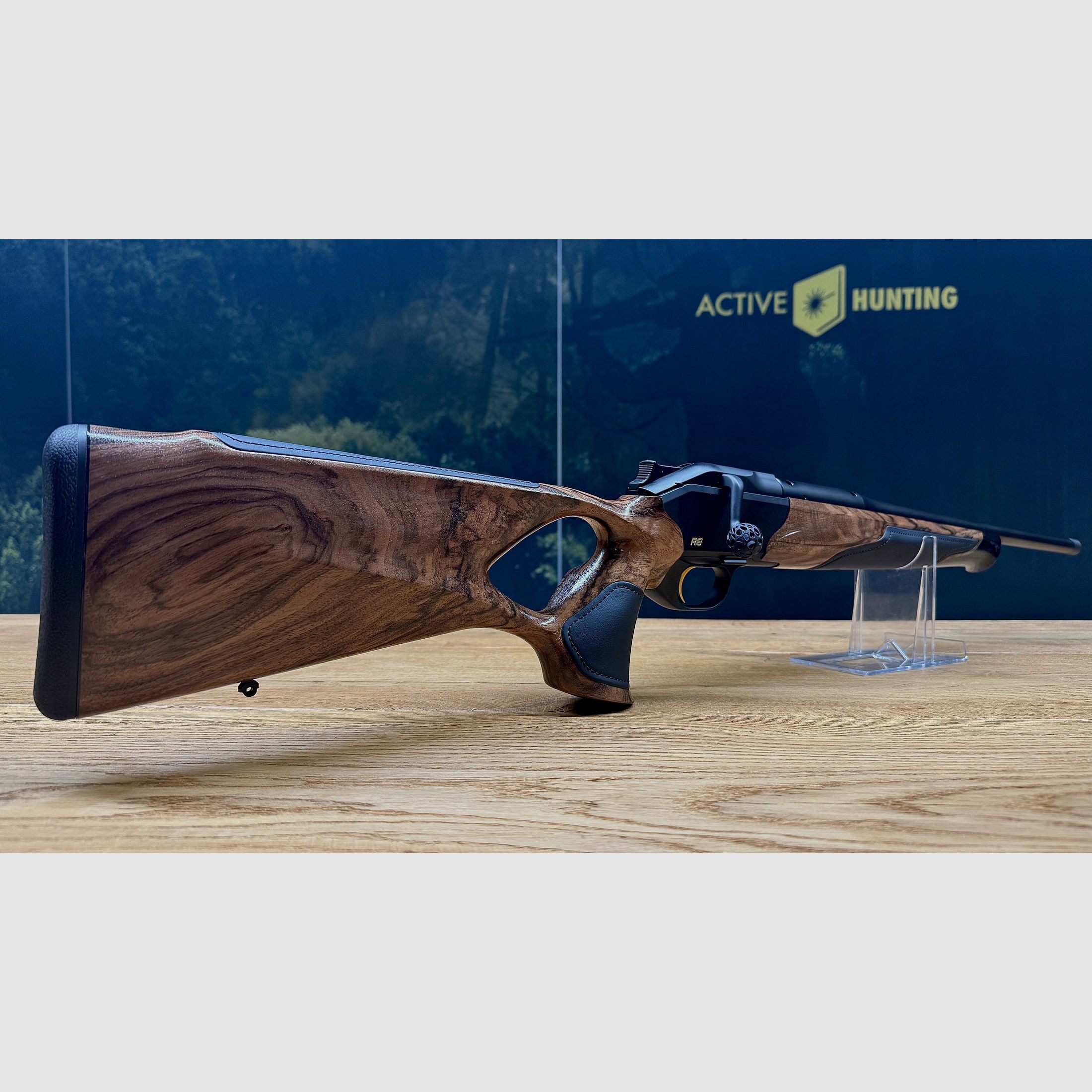 Blaser R8 Success pelle / HK 6 / pelle nera / elementi dorati / calibro standard e LL a scelta