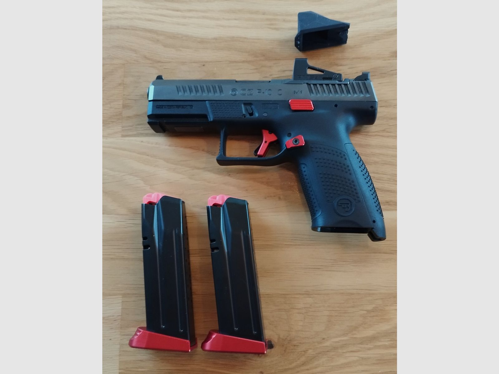 Conjunto de edición especial CZ P-10 C OR Red, incluido el visor Shield Sight RMS