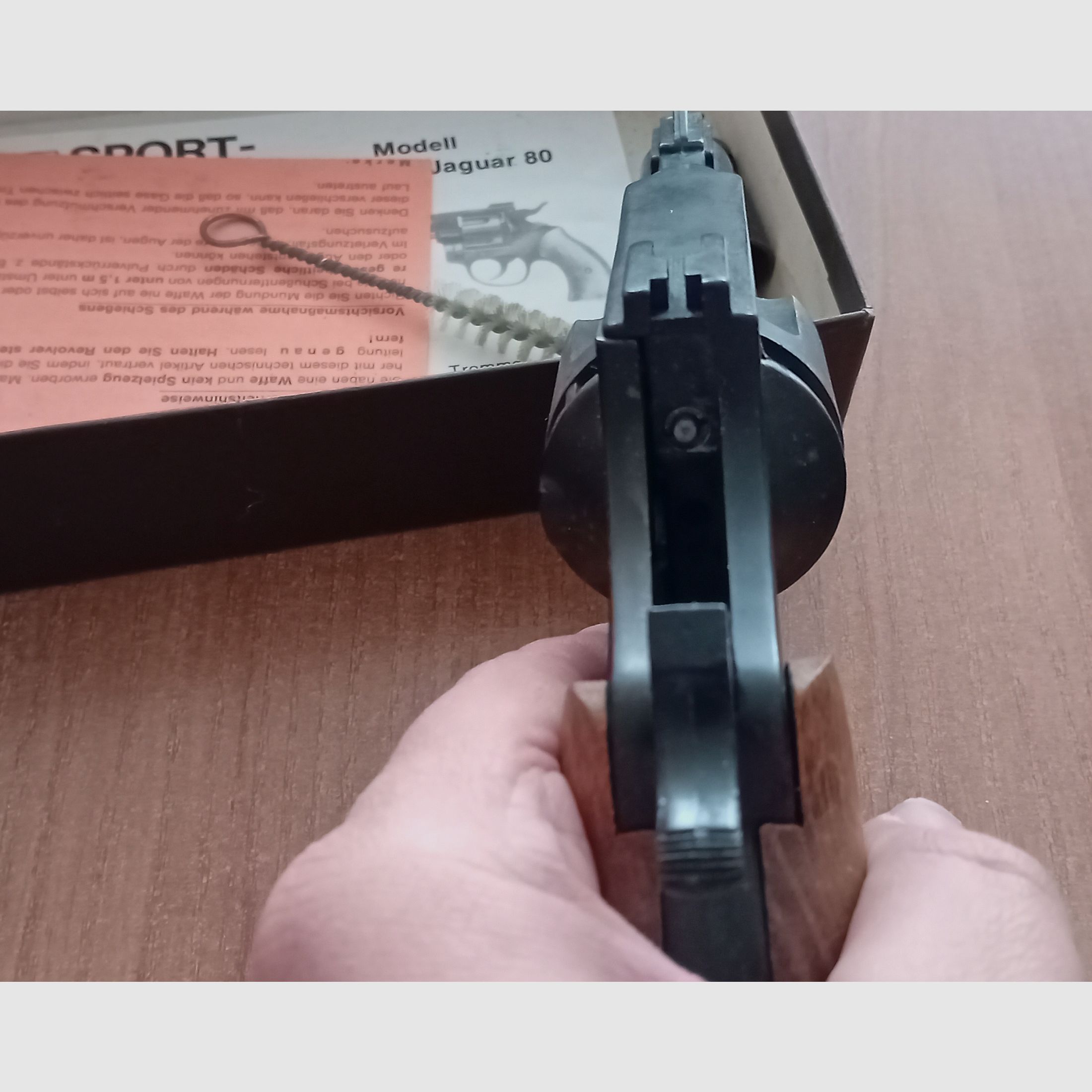 Cuno Melcher ME Jaguar 80 en calibre 9 mm R Knall